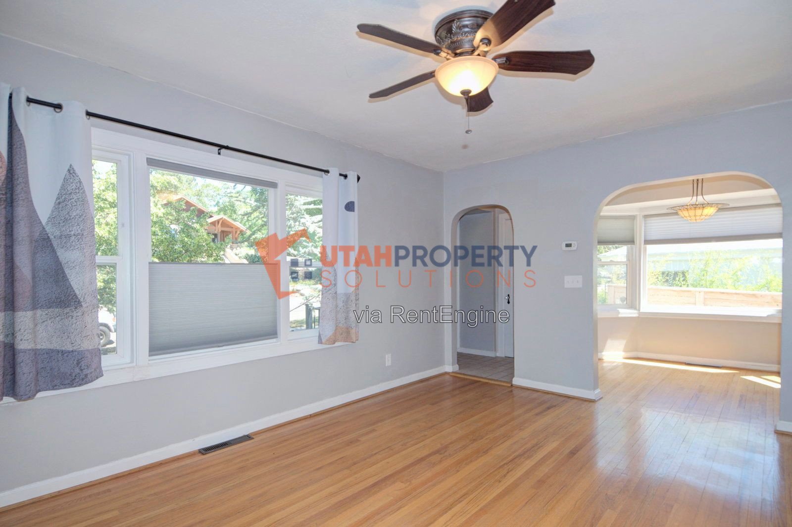 Beautiful Pet Friendly Home in Salt Lake! property image