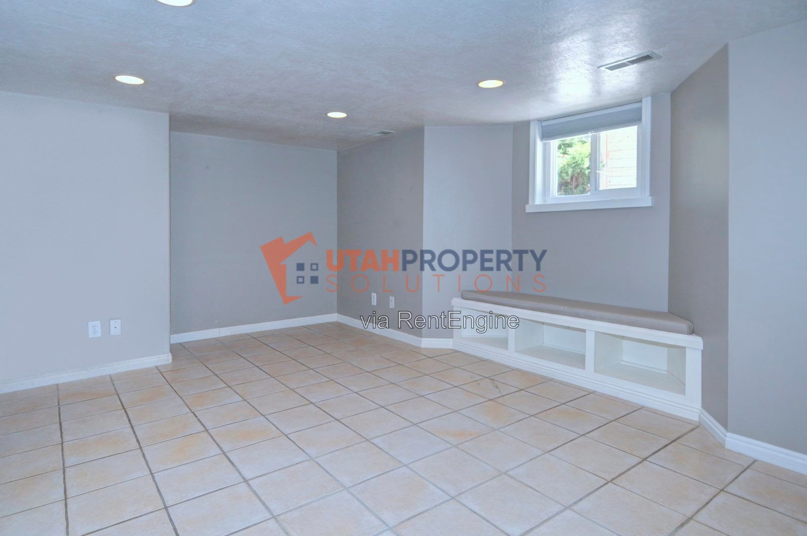 Beautiful Pet Friendly Home in Salt Lake! property image