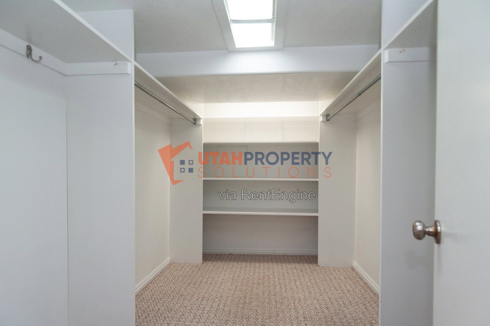 Beautiful Pet Friendly Home in Salt Lake! property image