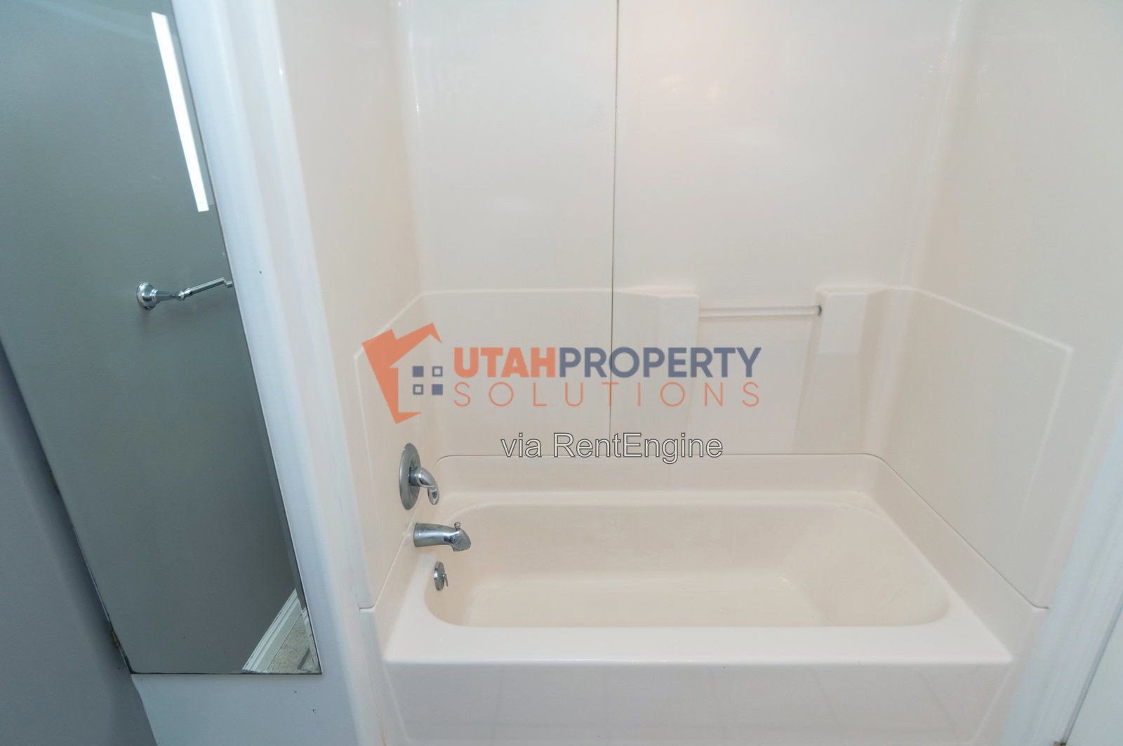 Beautiful Pet Friendly Home in Salt Lake! property image