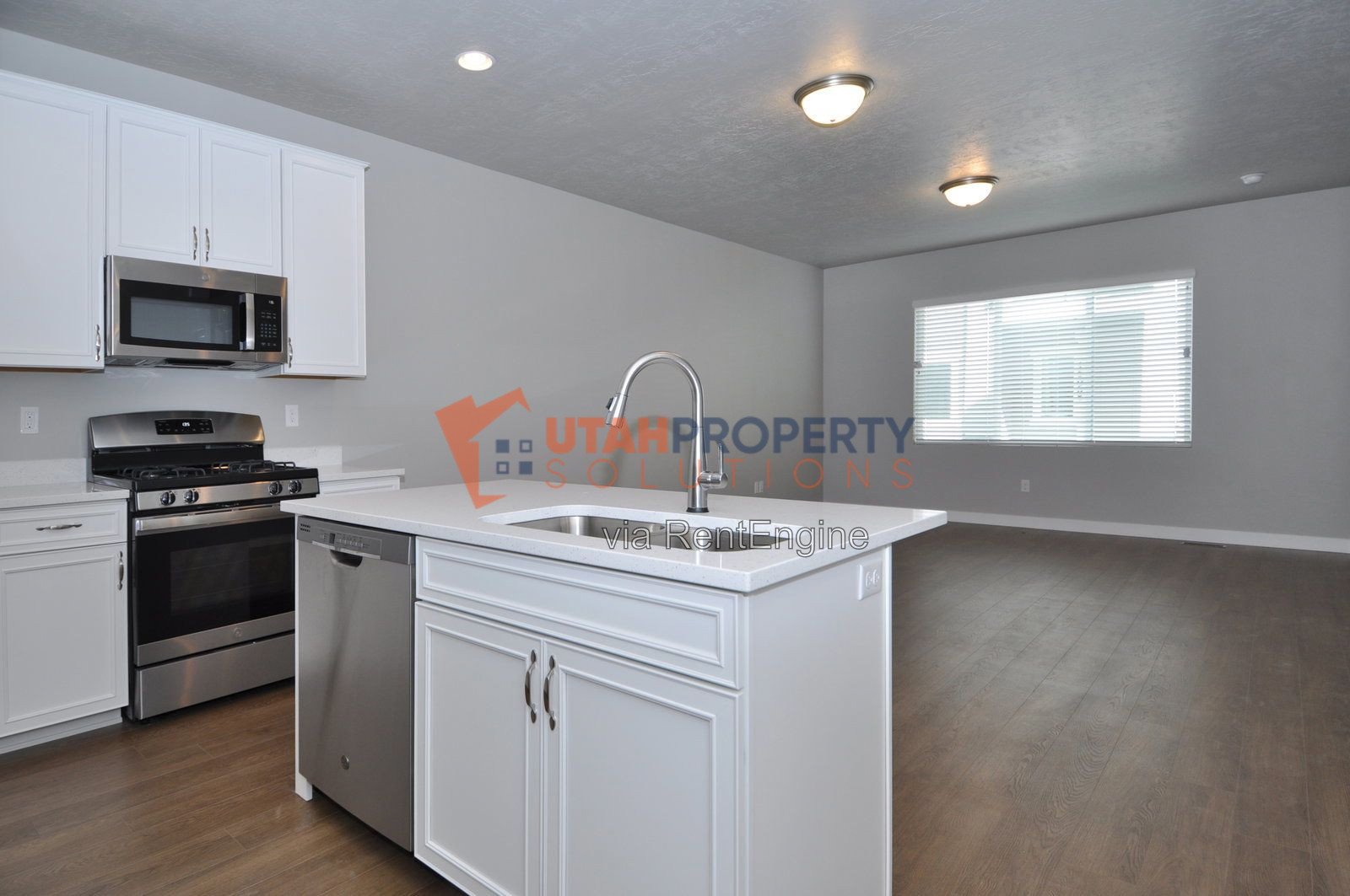 Gorgeous Pet friendly Townhome in Bluffdale! property image