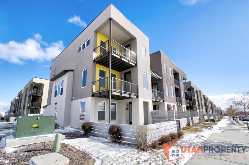 Fantastic Location! 3 Bedroom Townhome In Daybreak! property image