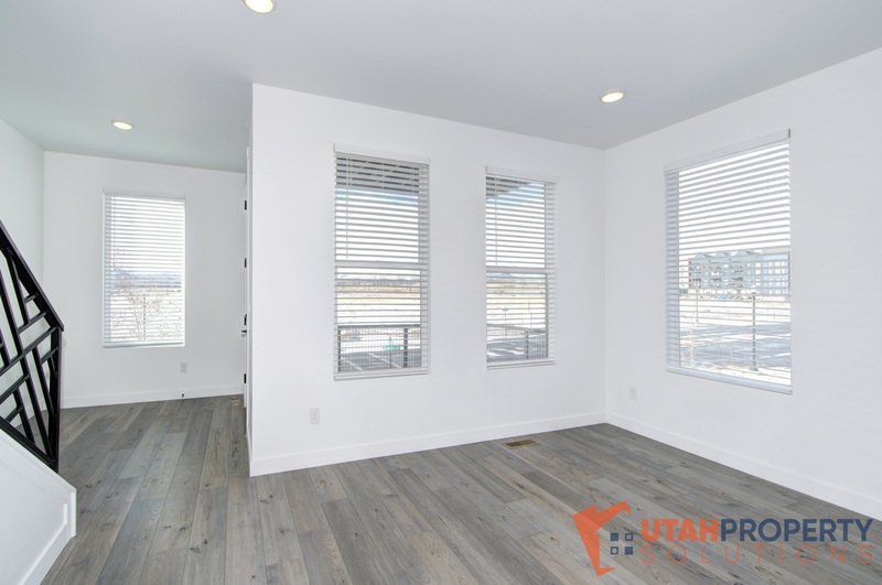 Fantastic Location! 3 Bedroom Townhome In Daybreak! property image