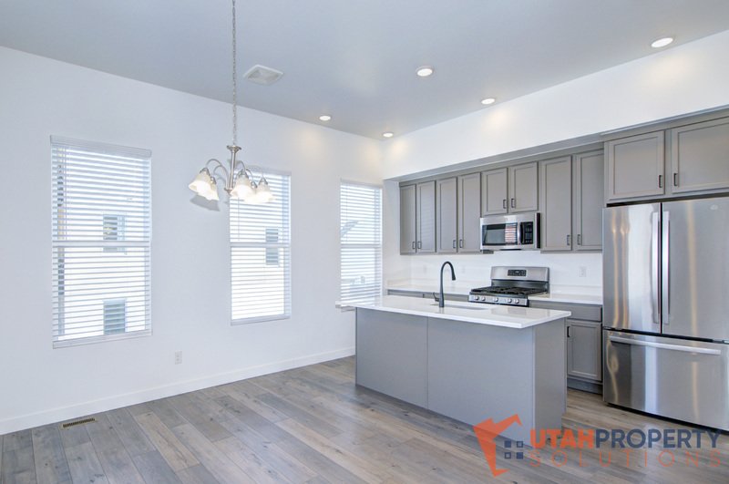 Fantastic Location! 3 Bedroom Townhome In Daybreak! property image