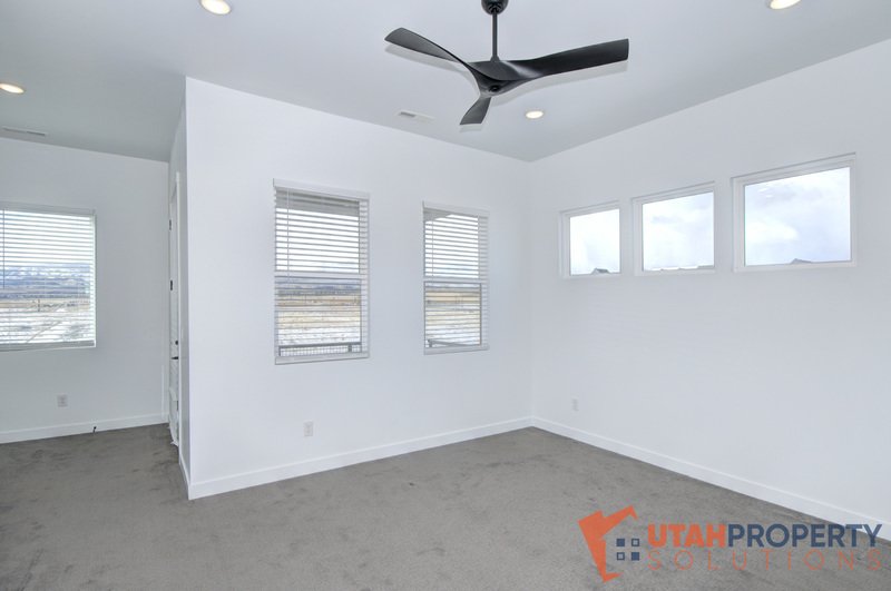 Fantastic Location! 3 Bedroom Townhome In Daybreak! property image