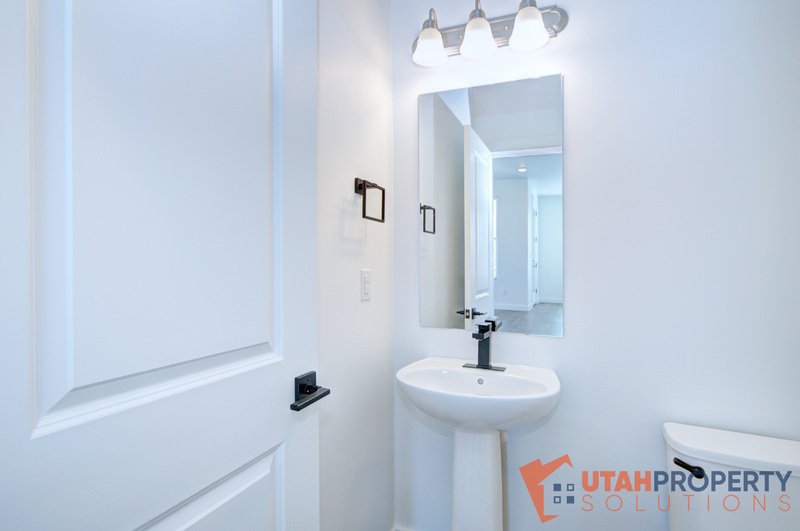 Fantastic Location! 3 Bedroom Townhome In Daybreak! property image