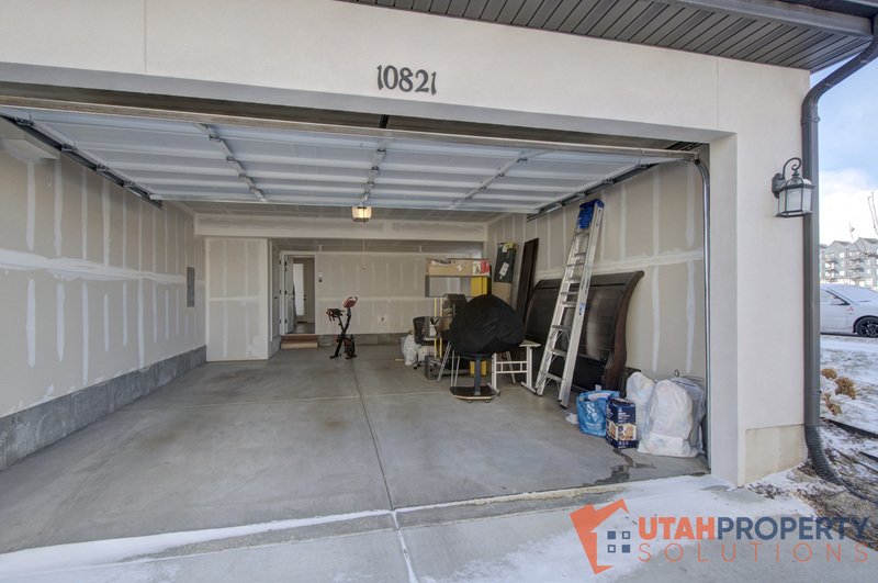 Fantastic Location! 3 Bedroom Townhome In Daybreak! property image