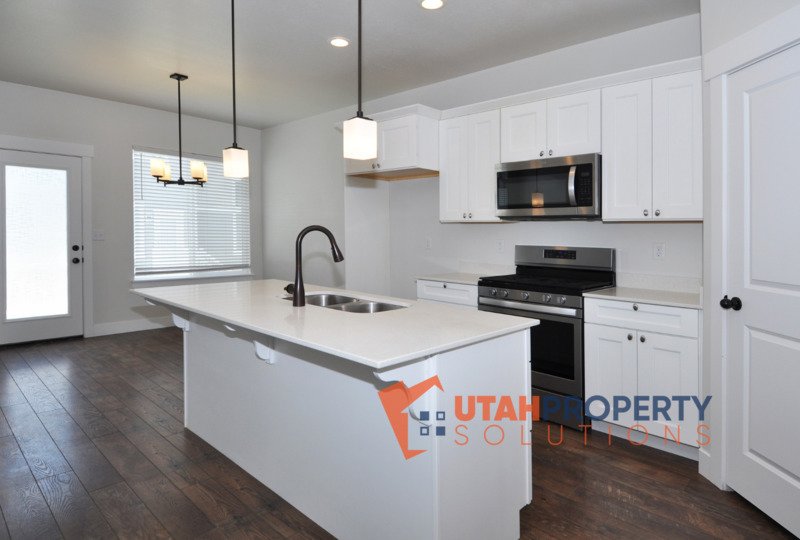 Beautiful Pet Friendly Townhome in Lehi! property image