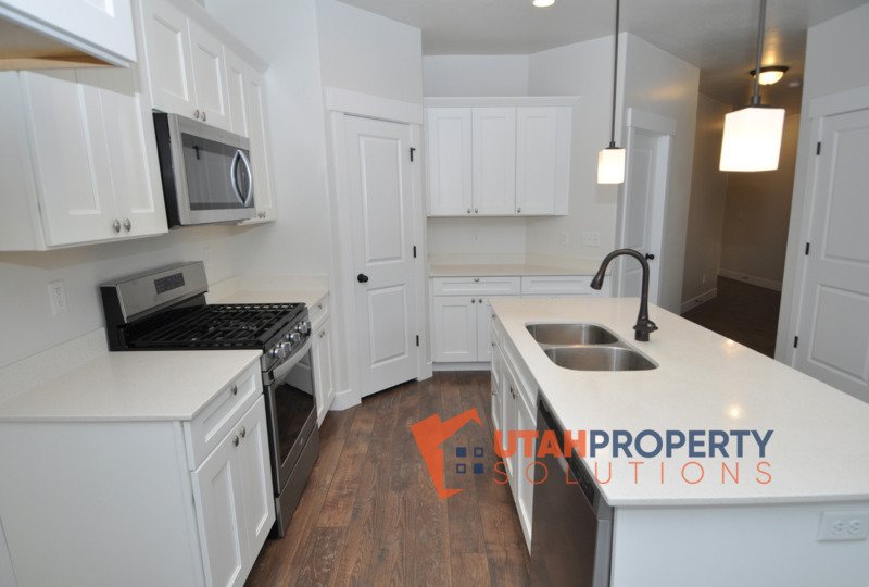 Beautiful Pet Friendly Townhome in Lehi! property image