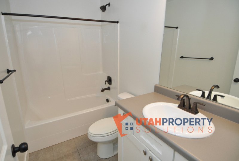 Beautiful Pet Friendly Townhome in Lehi! property image