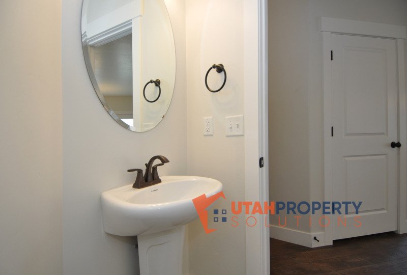 Beautiful Pet Friendly Townhome in Lehi! property image