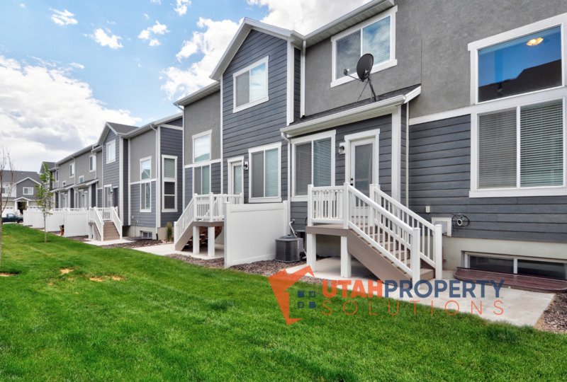 Beautiful Pet Friendly Townhome in Lehi! property image