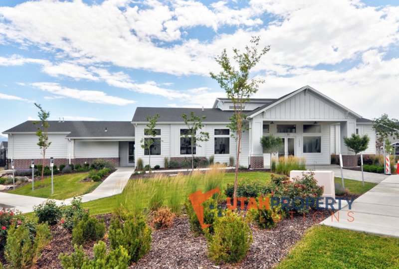 Beautiful Pet Friendly Townhome in Lehi! property image