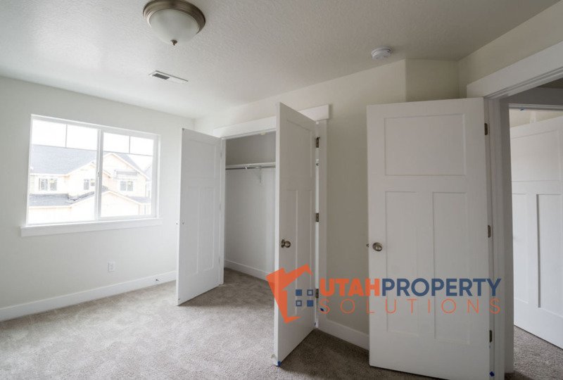 Beautiful Pet Friendly Townhome in Lehi! property image