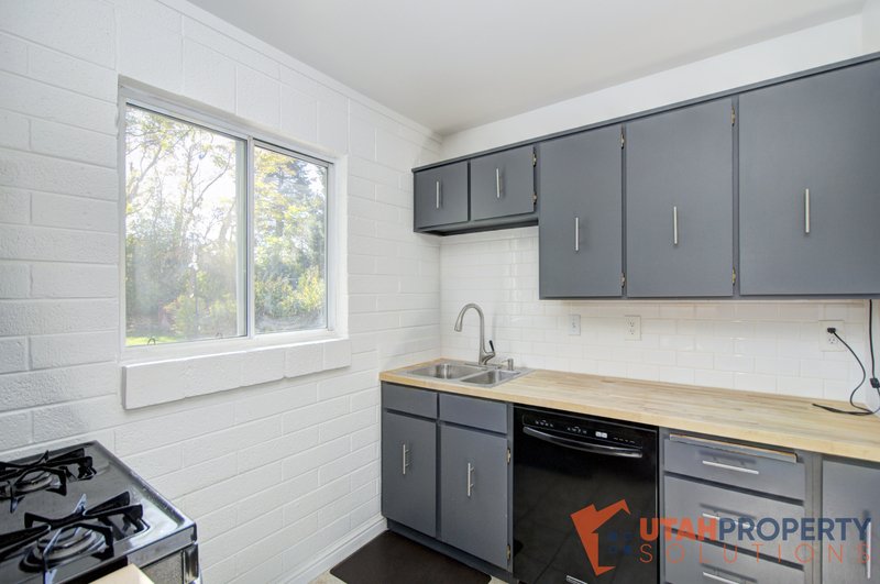 Fantastic Location! 3 Bedroom Rambler in Cottonwood Heights! property image