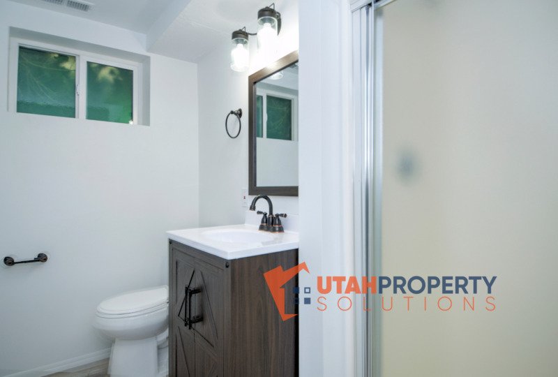 Pet Friendly Single Family Home In Sandy! property image