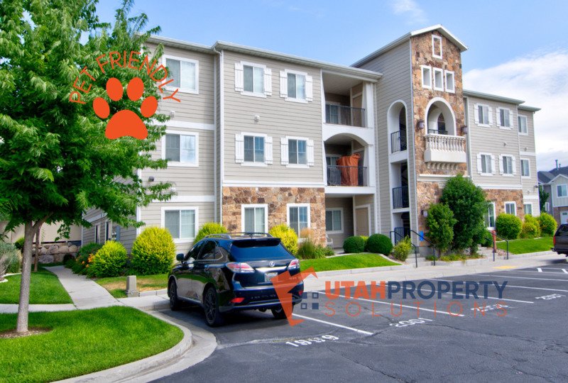 Pet Friendly Saratoga Springs Condo Available Now! property image