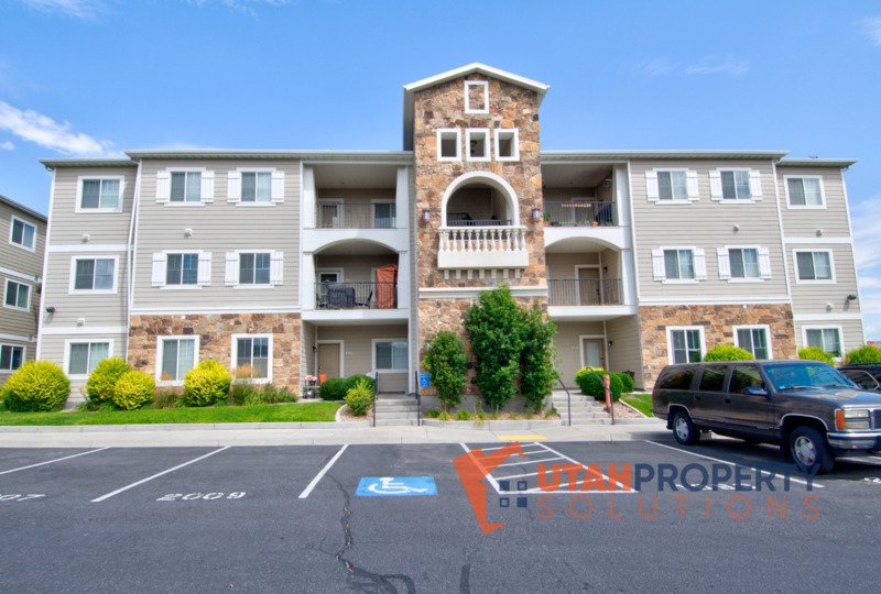 Pet Friendly Saratoga Springs Condo Available Now! property image