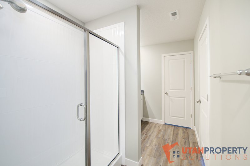 Pet Friendly Modern 4 Bedroom Townhome! property image