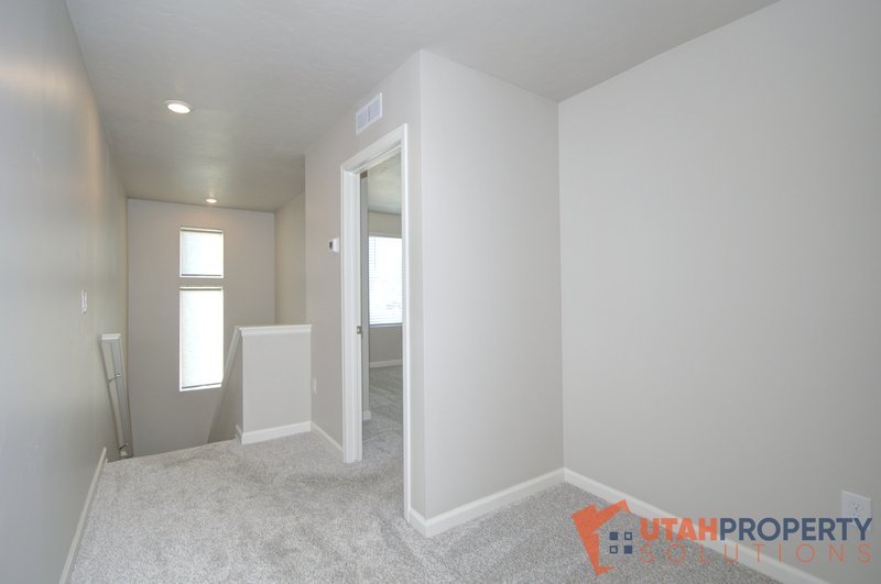 Contemporary 4 Bedroom Home in Saratoga Springs property image