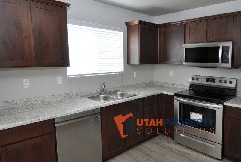 Pet Friendly Herriman Townhome Off the Corridor! property image