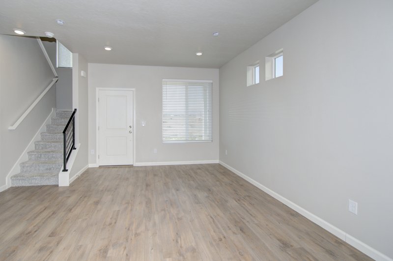 Contemporary 4 Bedroom Home in Saratoga Springs property image