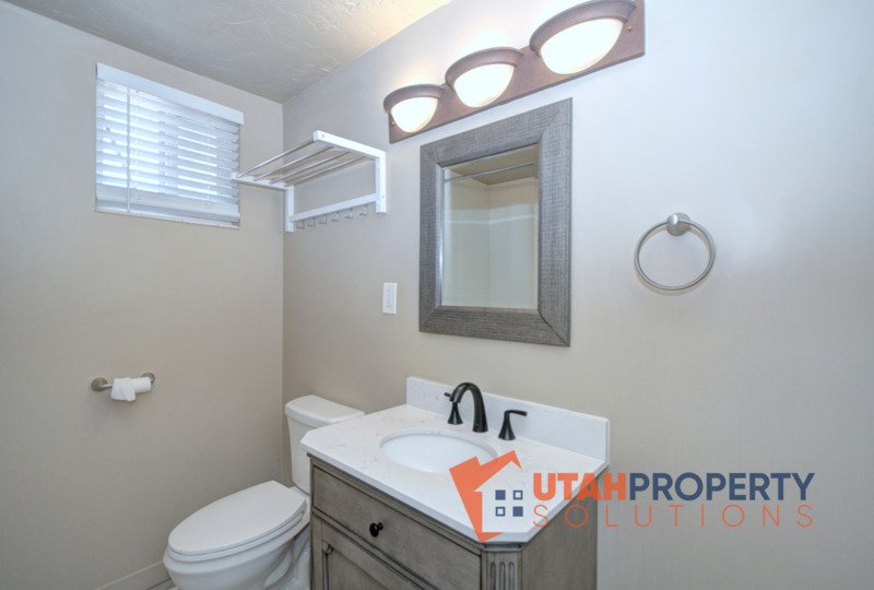 Charming 2 Bedroom Duplex Near Sugarhouse! property image