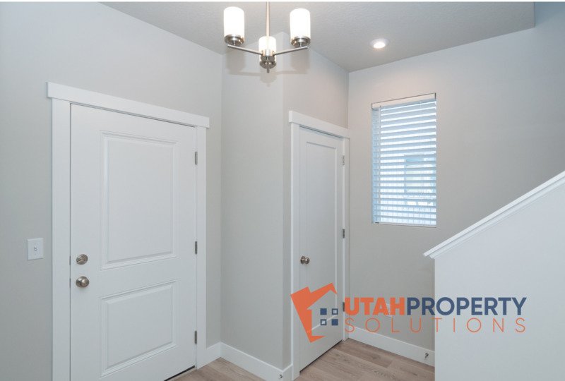 Pet-Friendly End Unit in Rockwell Ranch! property image