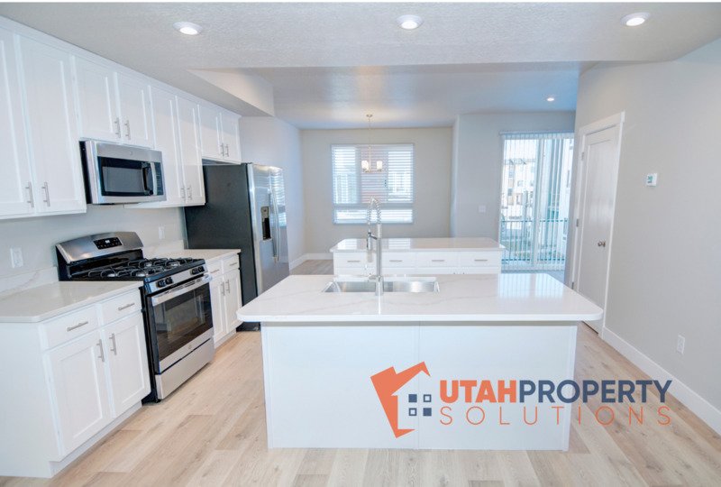 Pet-Friendly End Unit in Rockwell Ranch! property image