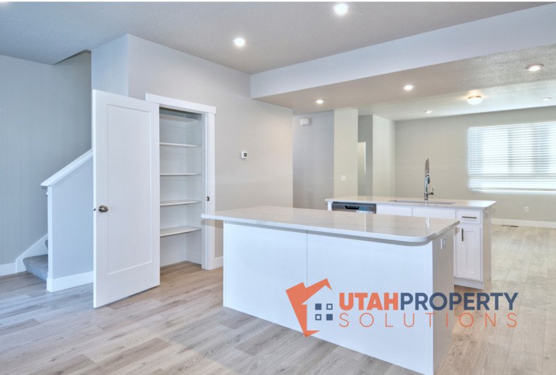 Pet-Friendly End Unit in Rockwell Ranch! property image