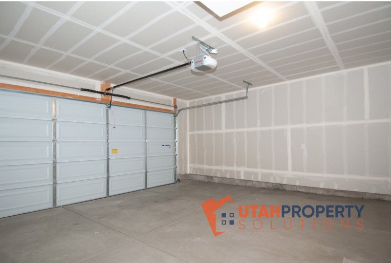 Pet-Friendly End Unit in Rockwell Ranch! property image