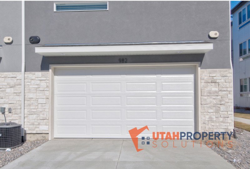 Pet-Friendly End Unit in Rockwell Ranch! property image