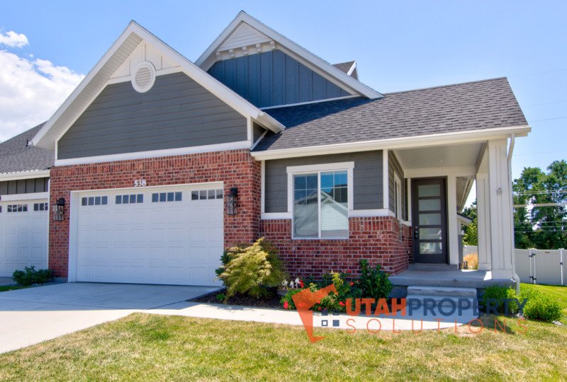 Beautiful, Pet Friendly Home in Murray! property image