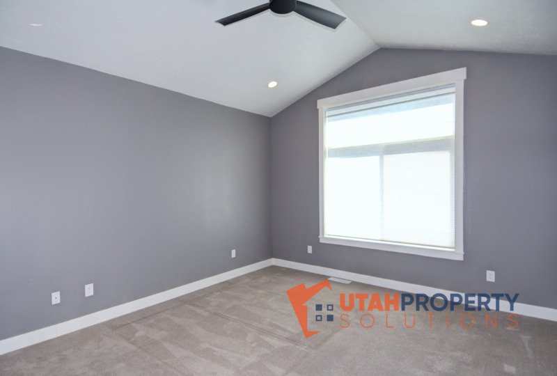 Beautiful, Pet Friendly Home in Murray! property image