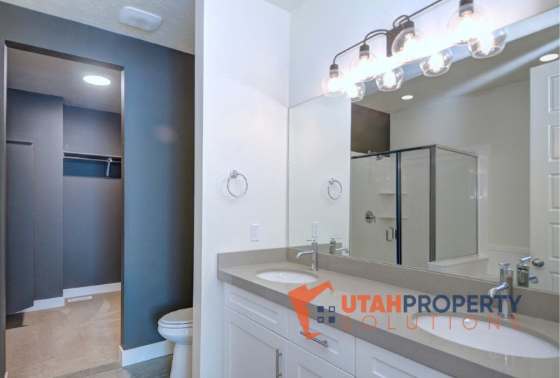 Beautiful, Pet Friendly Home in Murray! property image