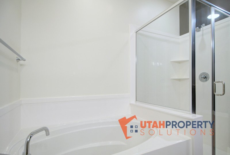 Beautiful, Pet Friendly Home in Murray! property image