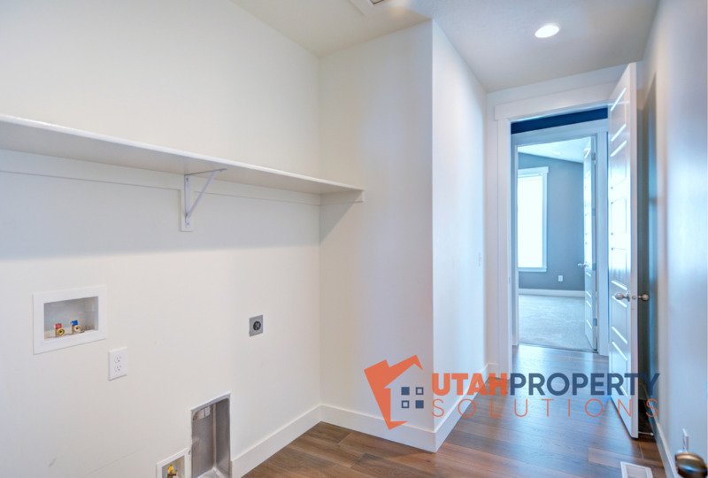 Beautiful, Pet Friendly Home in Murray! property image