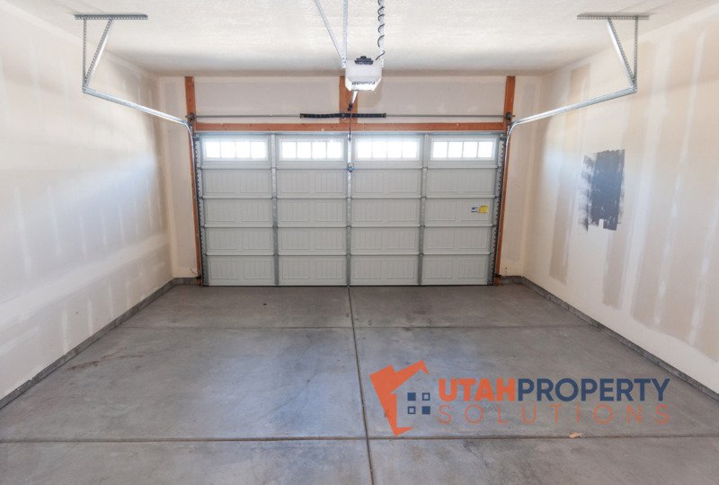 Beautiful, Pet Friendly Home in Murray! property image