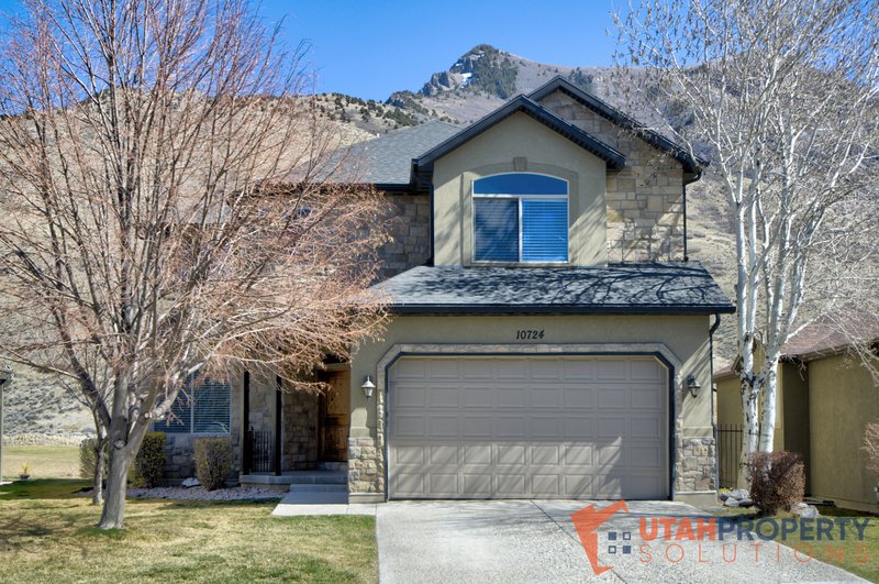 Beautiful, Pet Friendly Home in Cedar Hills! property image