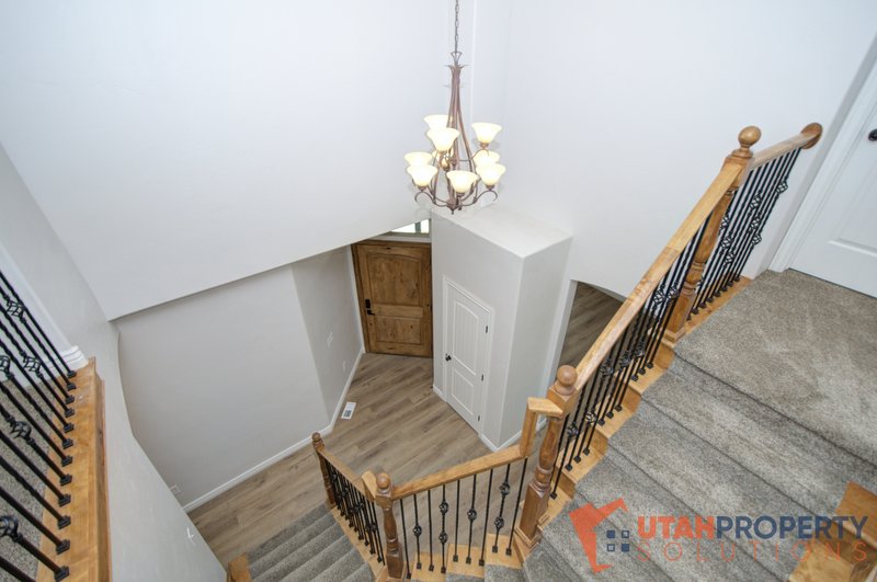 Beautiful, Pet Friendly Home in Cedar Hills! property image