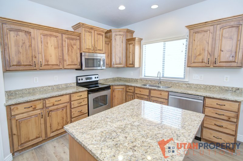 Beautiful, Pet Friendly Home in Cedar Hills! property image