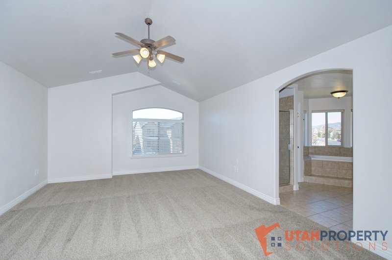 Beautiful, Pet Friendly Home in Cedar Hills! property image