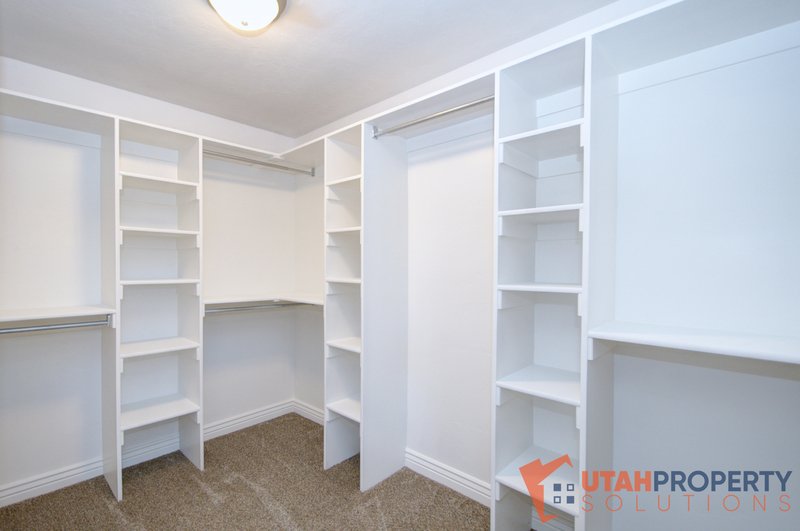 Beautiful, Pet Friendly Home in Cedar Hills! property image