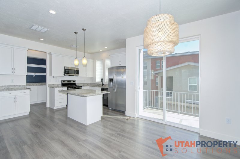 Beautiful 3 Bedroom Home in Daybreak property image