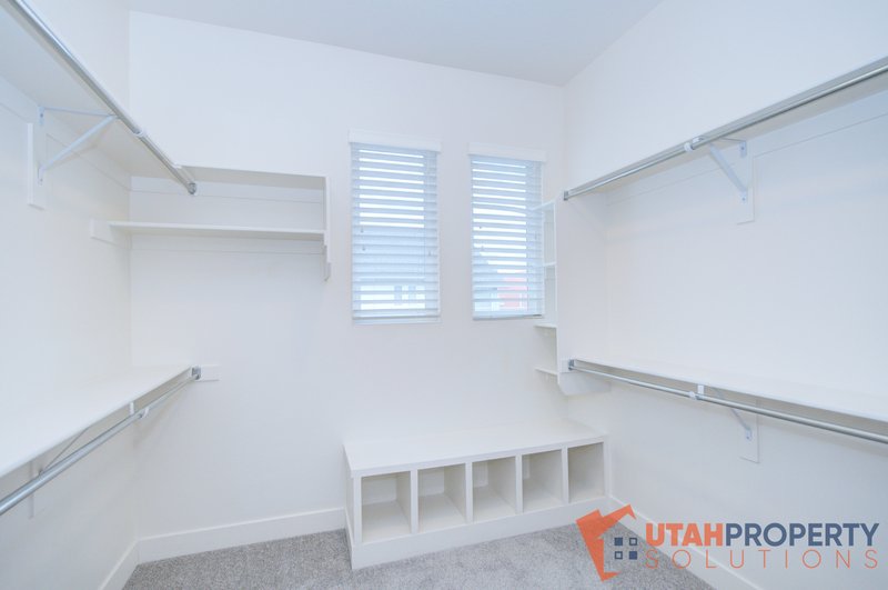 Beautiful 3 Bedroom Home in Daybreak property image