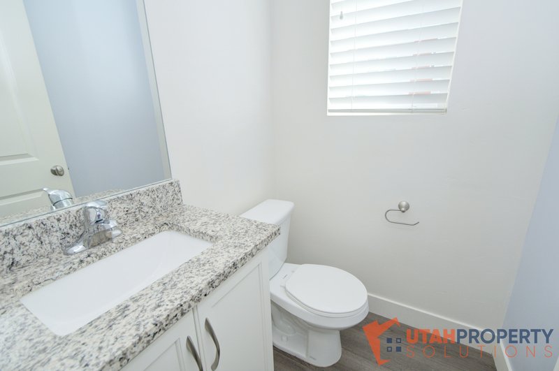 Beautiful 3 Bedroom Home in Daybreak property image