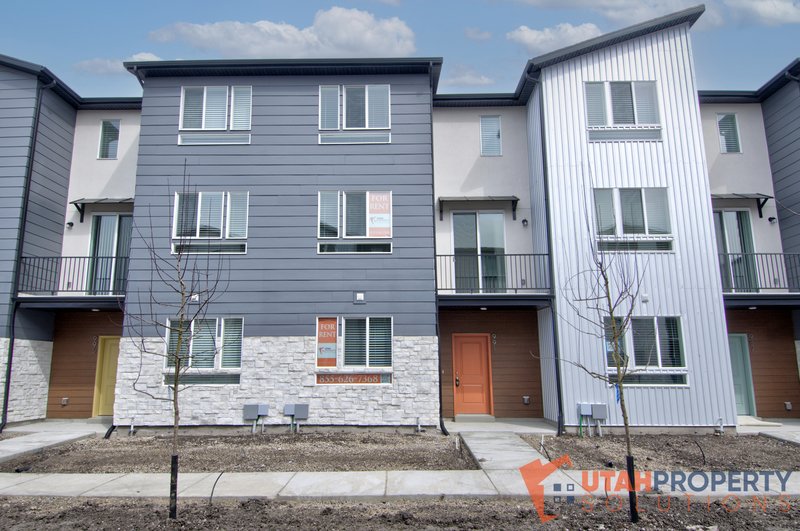 Beautiful Pet-Friendly Townhome at Rockwell Ranch! property image