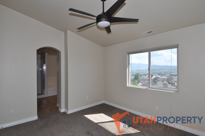 Beautiful, Pet Friendly Home in Lehi! property image
