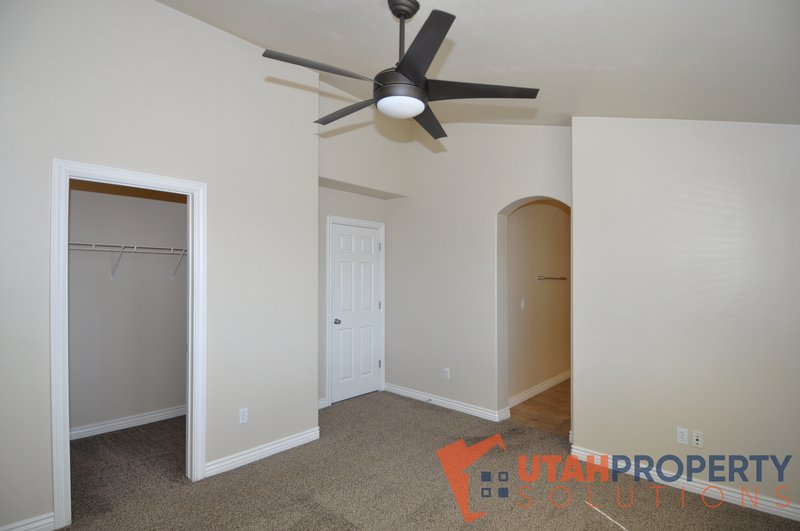 Beautiful, Pet Friendly Home in Lehi! property image