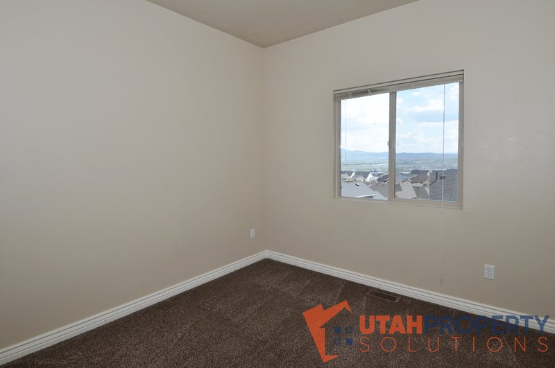 Beautiful, Pet Friendly Home in Lehi! property image